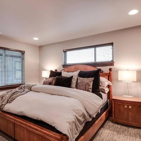 Luxury Townhome On The Park With Bridger Mtn Views โบซแมน ภายนอก รูปภาพ
