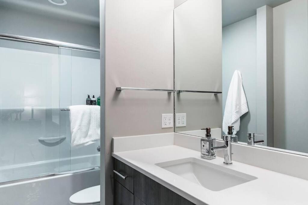 Luxury Townhome On The Park With Bridger Mtn Views โบซแมน ภายนอก รูปภาพ